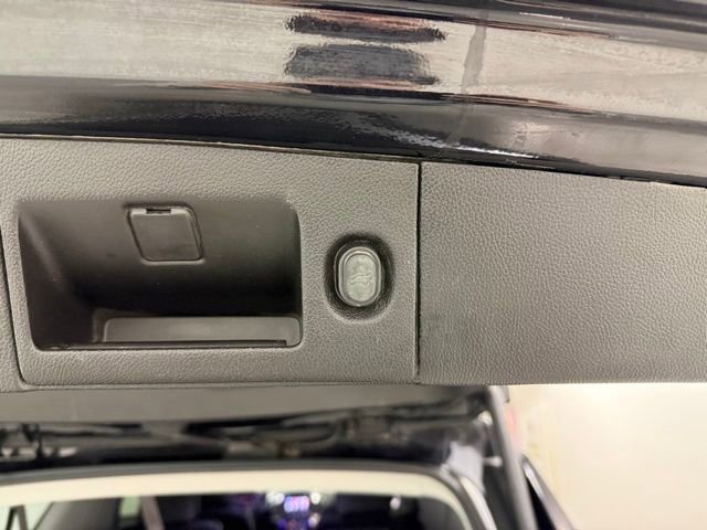 Used 2015 Chevrolet Suburban LTZ image 8