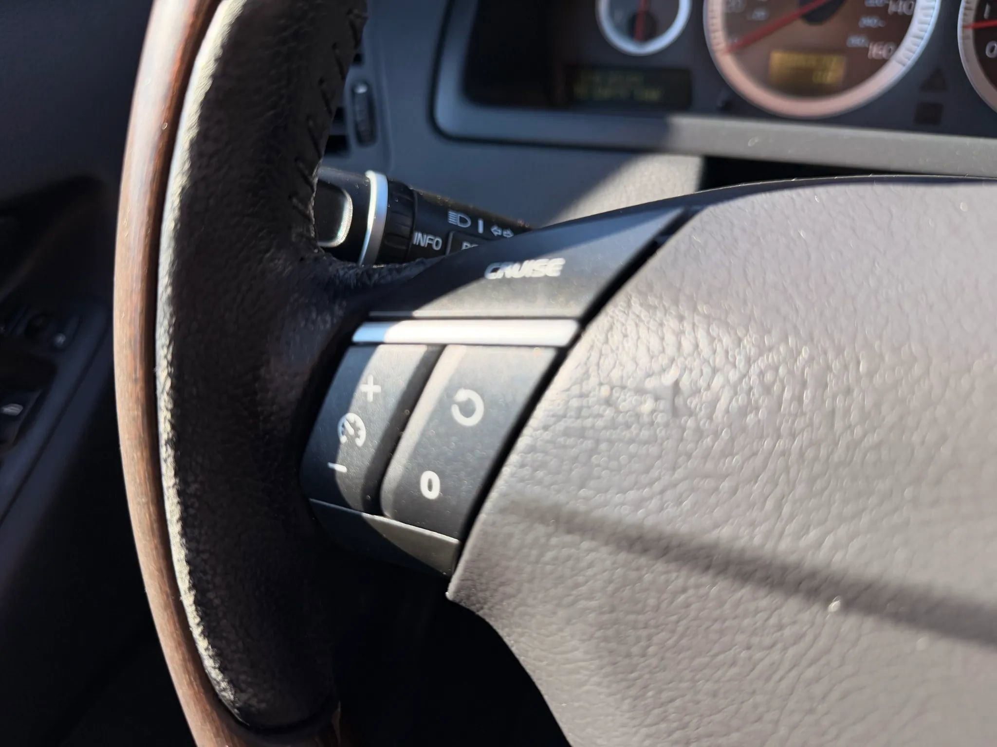 Used 2011 Volvo XC90 3.2 image 37