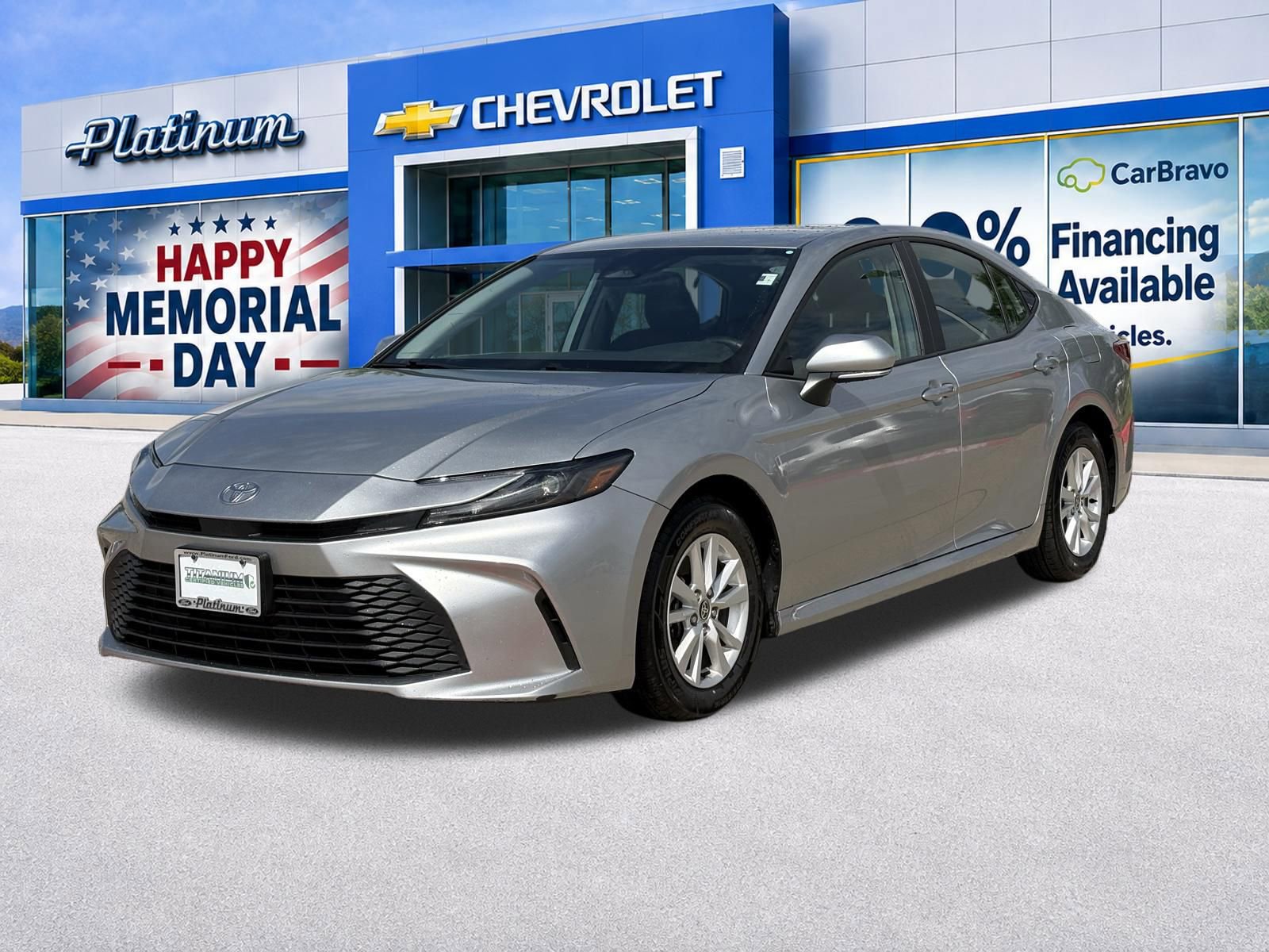 Used 2025 Toyota Camry LE FWD image 3