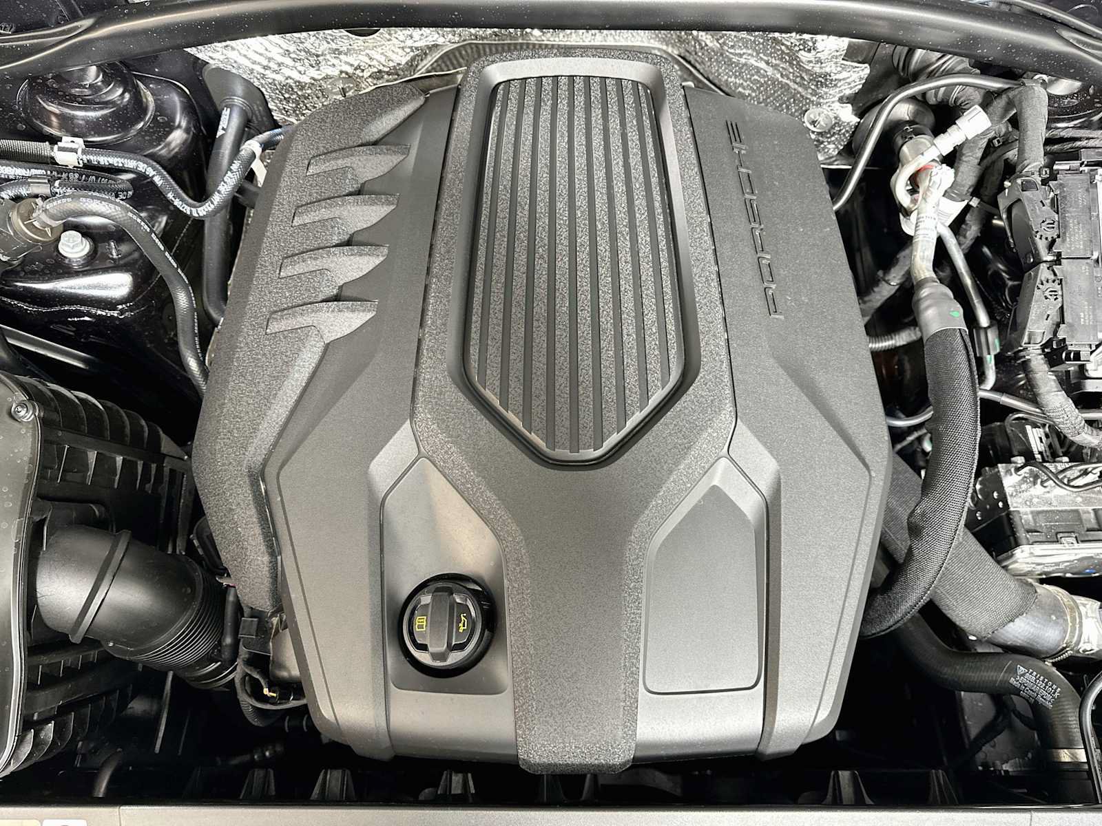 New 2026 Porsche Macan AWD/4WD image 31
