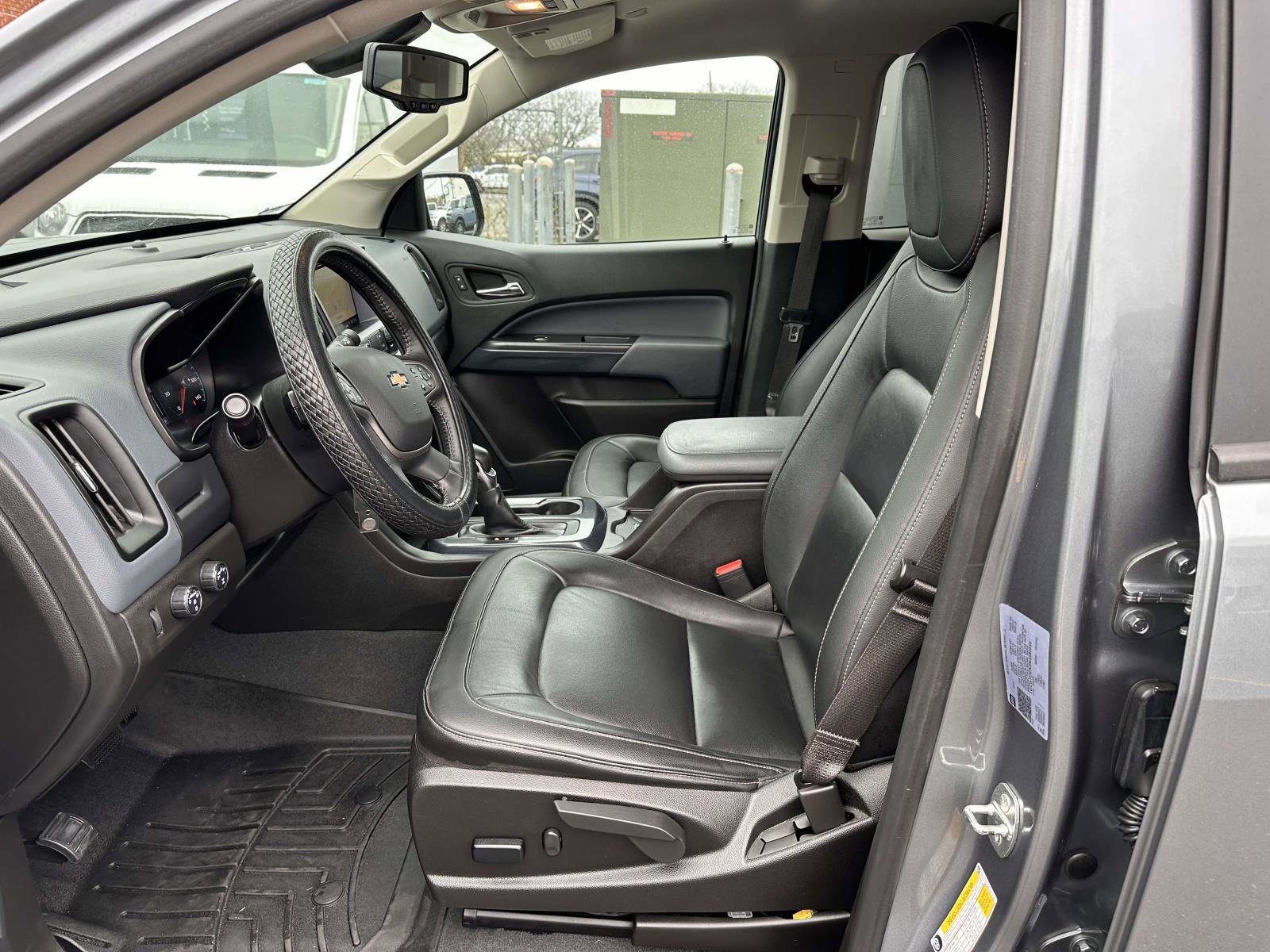 Used 2022 Chevrolet Colorado Z71 AWD/4WD image 12