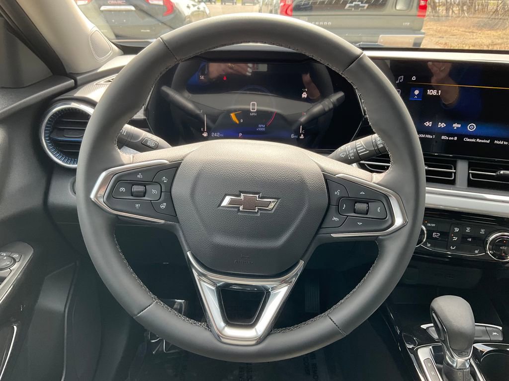 New 2026 Chevrolet Trax LT FWD image 4