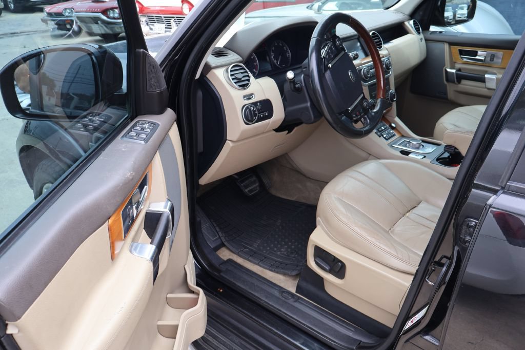 Used 2016 Land Rover LR4 HSE Silver Edition AWD/4WD image 14