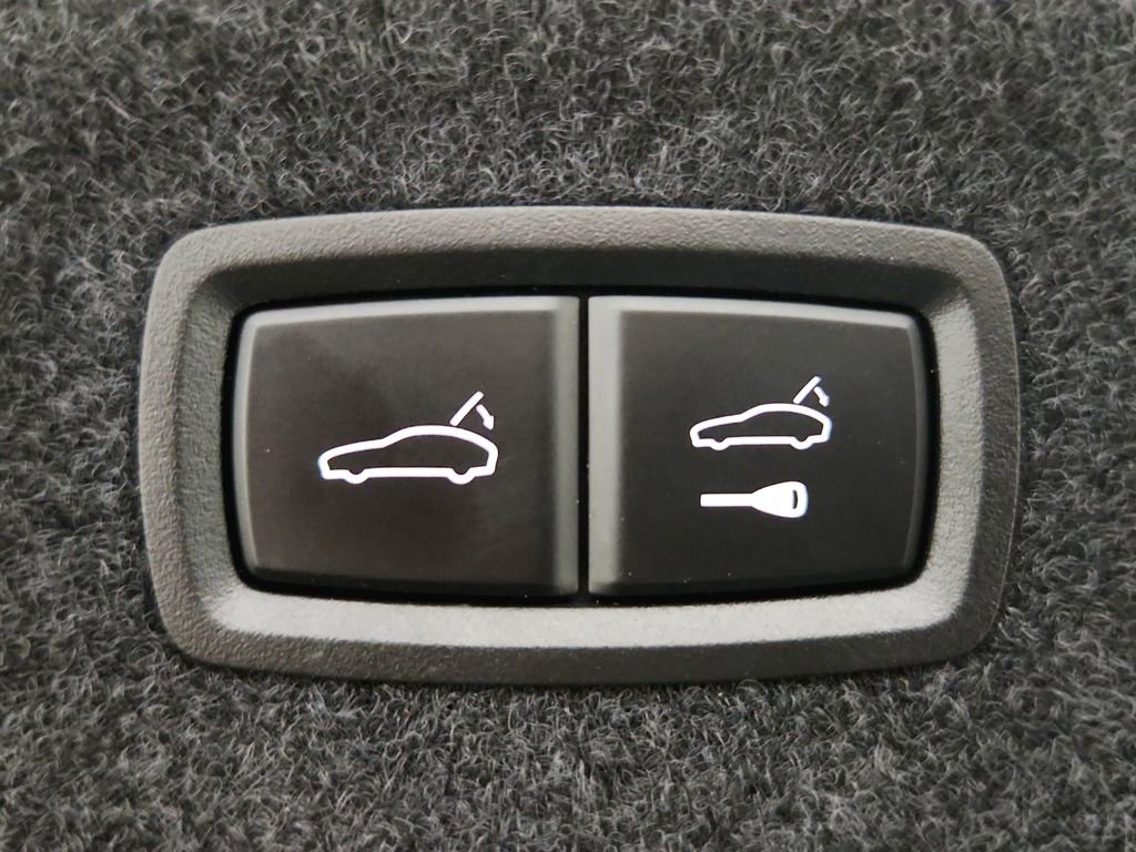 Used 2022 Audi e-tron GT Premium Plus image 35