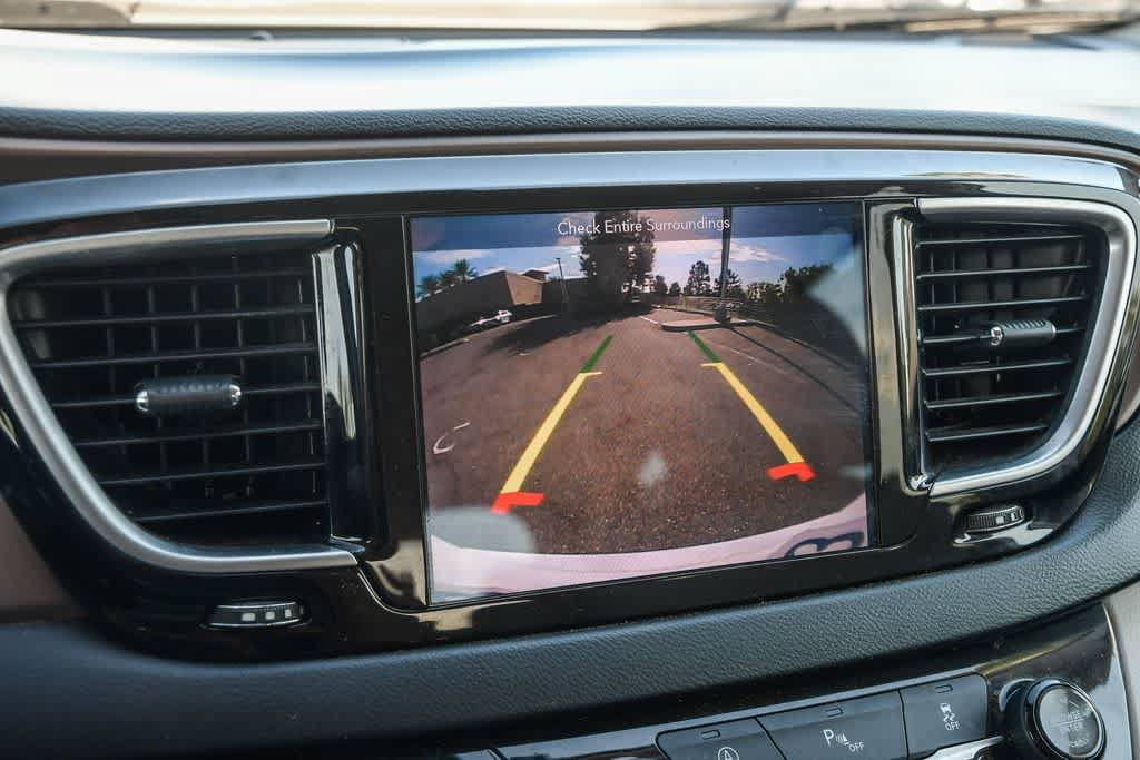 Used 2018 Chrysler Pacifica Touring-L Plus FWD image 26