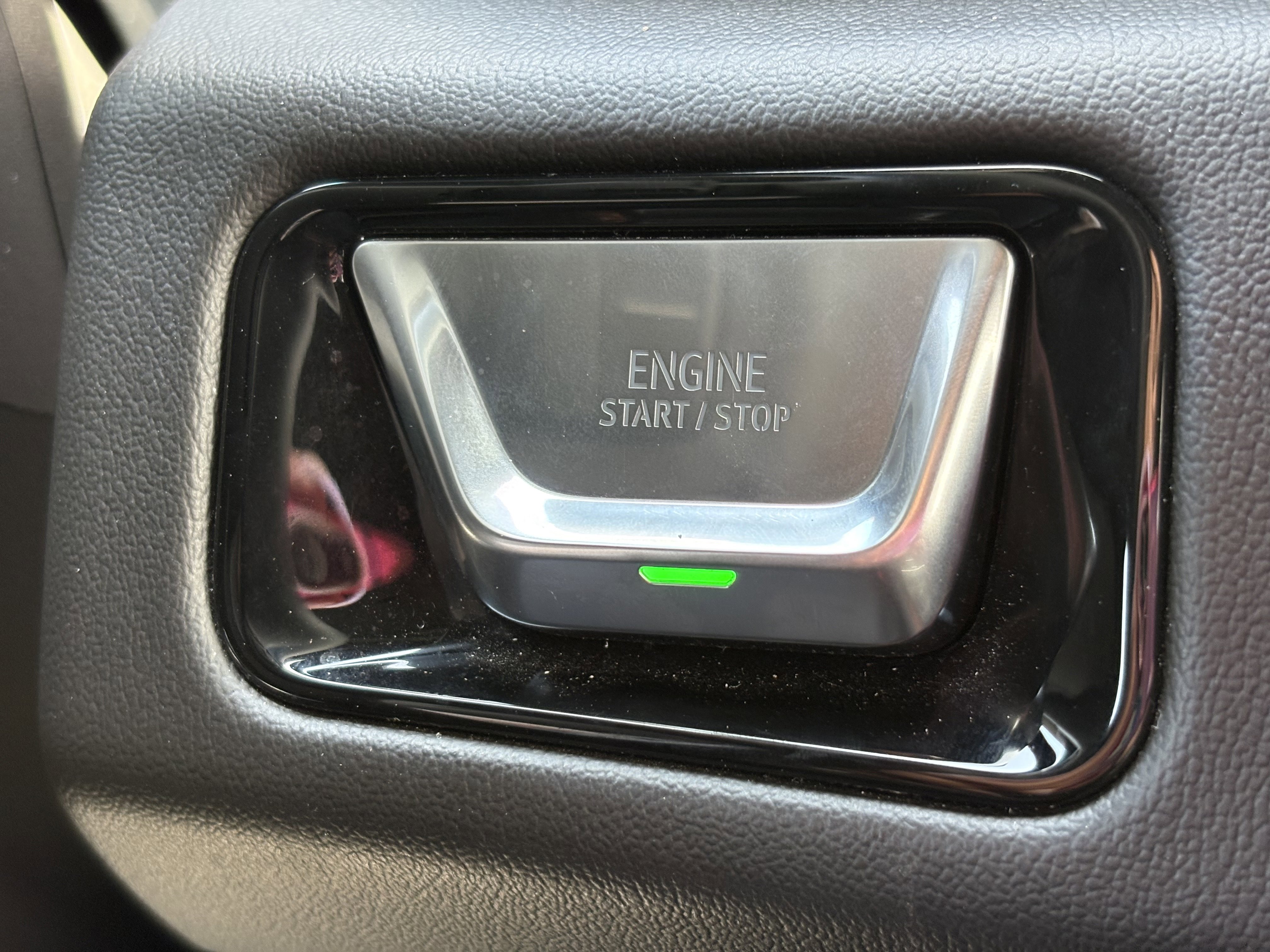 Used 2025 GMC Yukon XL Denali AWD/4WD image 27