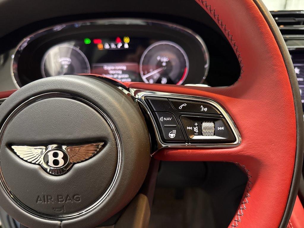 Used 2023 Bentley Bentayga AWD/4WD image 35