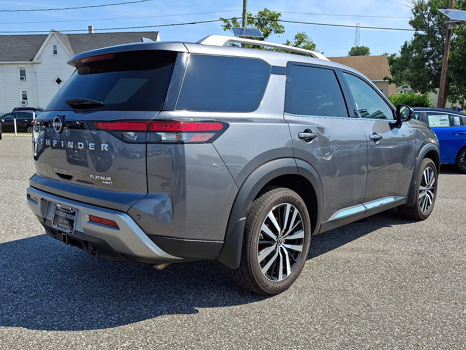 Certified 2025 Nissan Pathfinder Platinum w/ Cargo Package AWD/4WD image 6