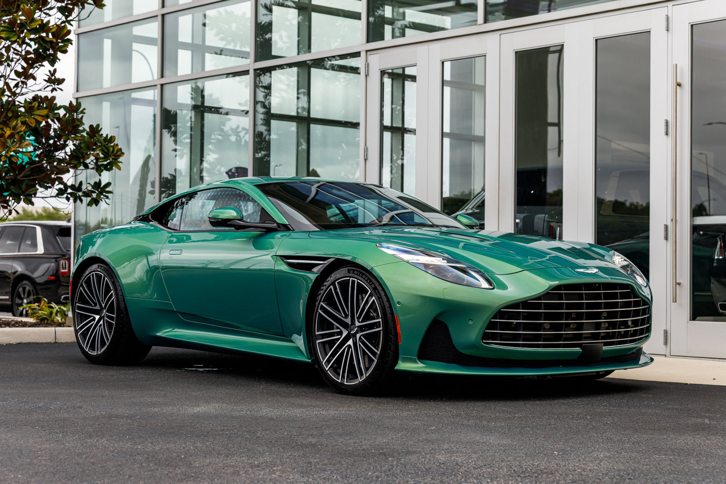 Used 2025 Aston Martin DB12 Coupe image 27