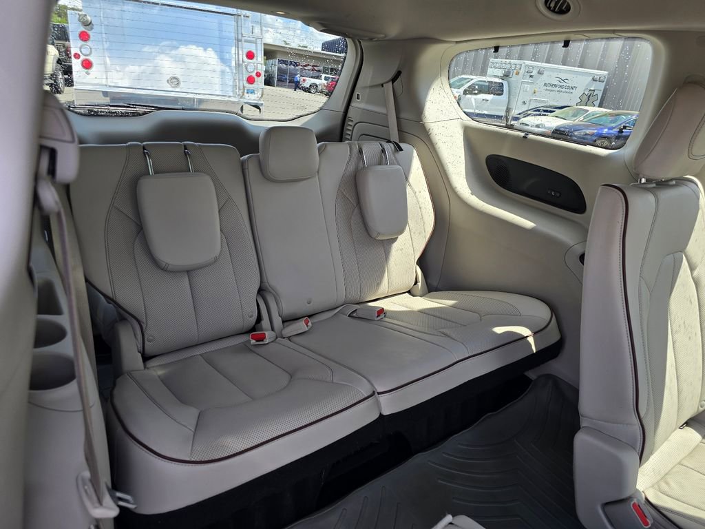 Used 2018 Chrysler Pacifica Limited w/ Advanced Safetytec Group image 11