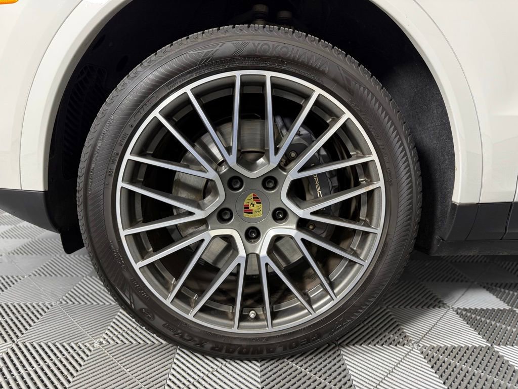 Certified 2021 Porsche Cayenne image 13