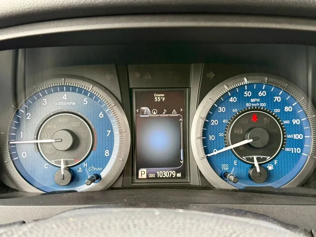 Used 2015 Toyota Sienna Limited Premium FWD image 24