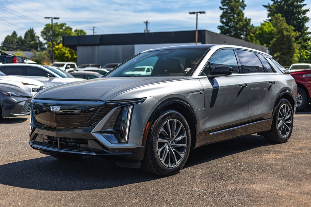 Used 2024 Cadillac Lyriq Sport RWD image 4