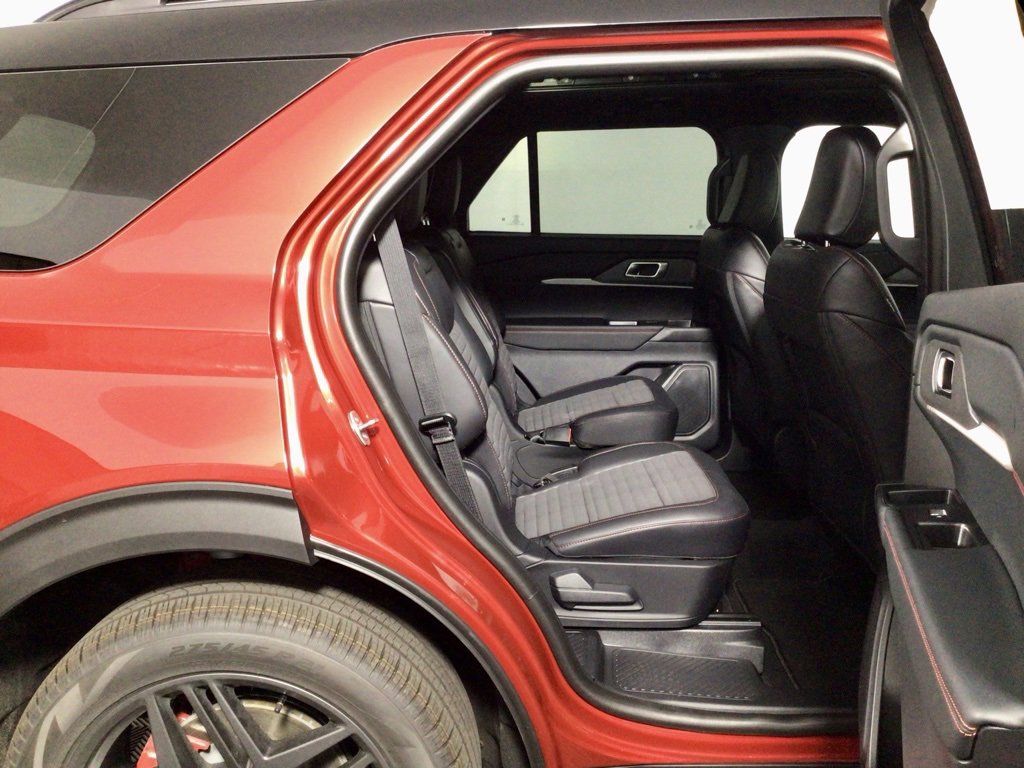 New 2025 Ford Explorer ST-Line w/ Premium Package image 33