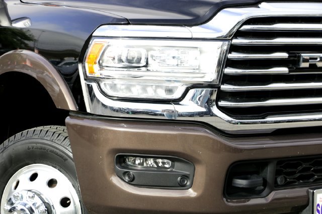 Used 2024 RAM 3500 Limited w/ Towing Technology Group AWD/4WD image 3