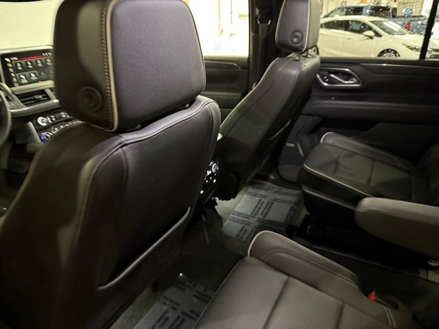 Used 2023 GMC Yukon SLT w/ SLT Luxury Package AWD/4WD image 30