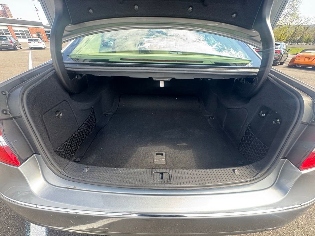 Used 2010 Mercedes-Benz E 350 4MATIC Sedan image 23