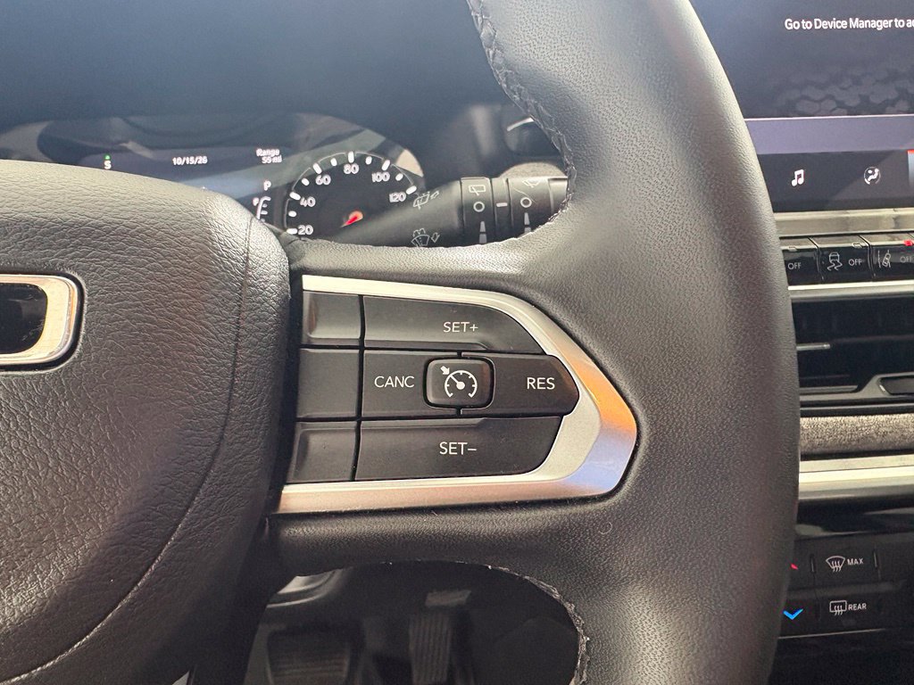 Used 2024 Jeep Compass Latitude AWD/4WD image 5