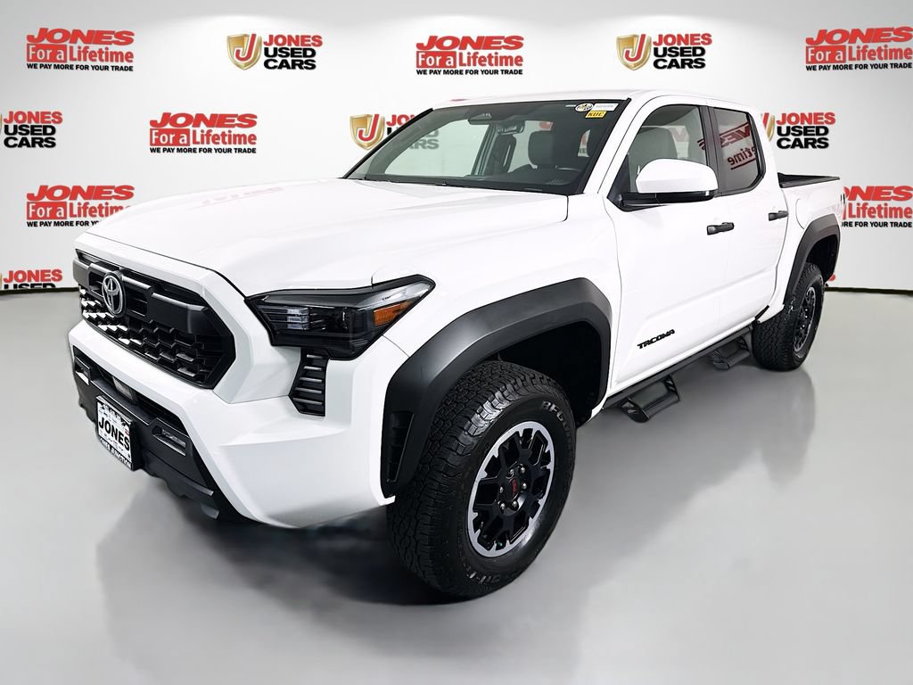Used 2025 Toyota Tacoma TRD Off-Road AWD/4WD image 13