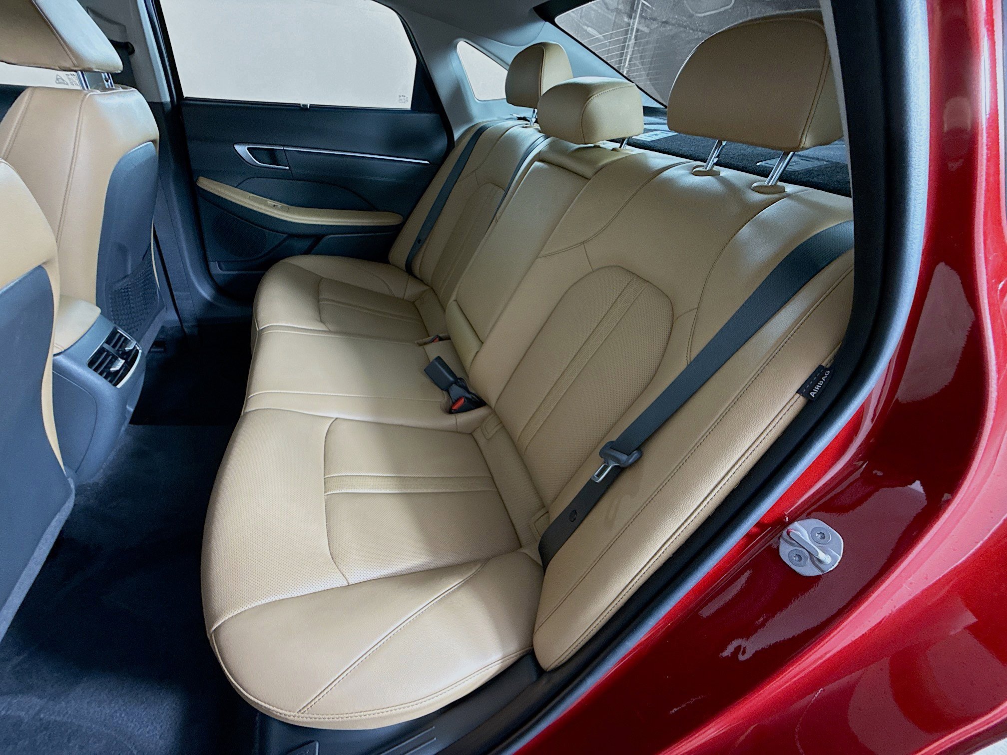 Used 2025 Hyundai Sonata Limited FWD image 30