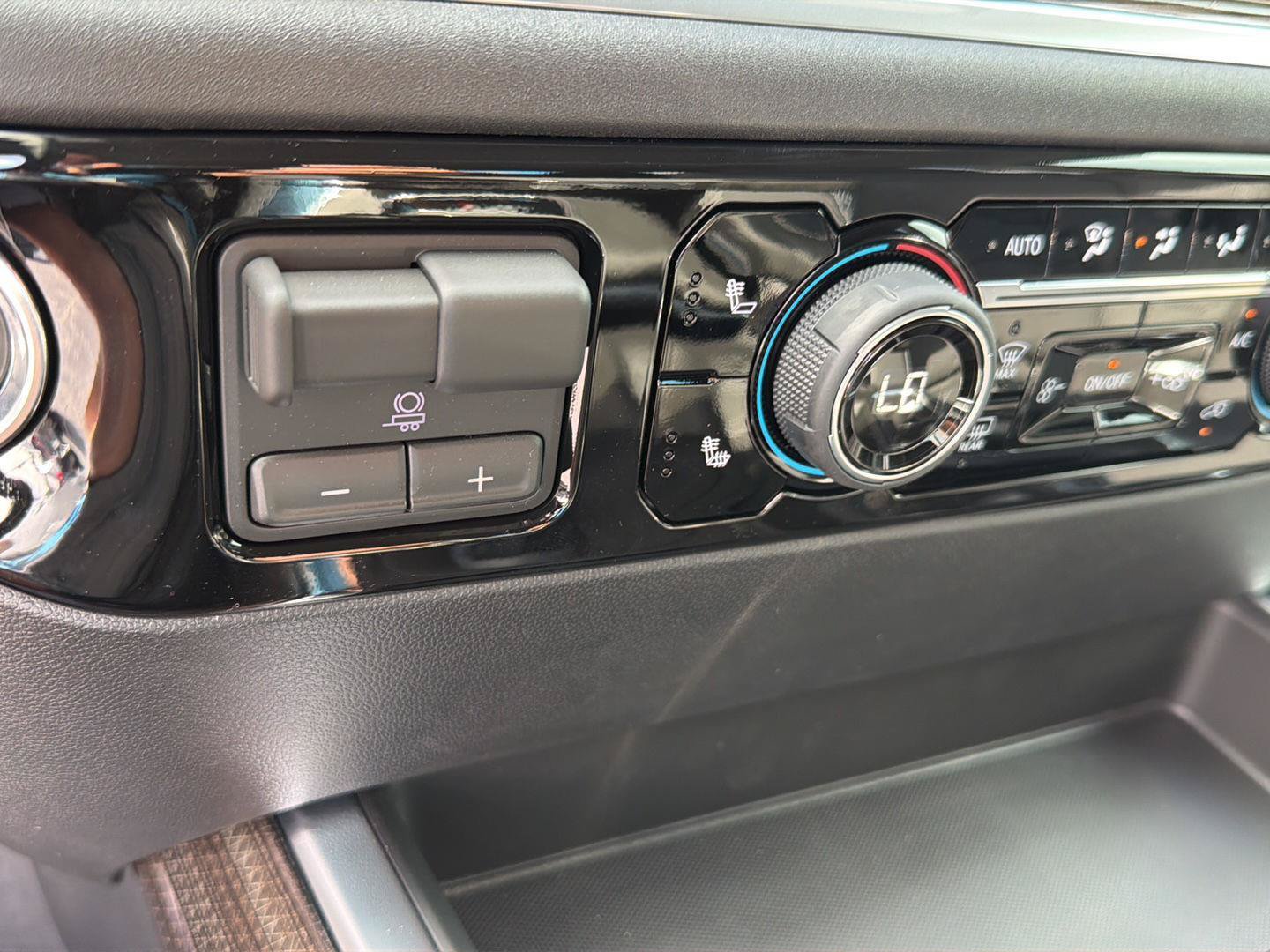 New 2026 Chevrolet Silverado 1500 LT AWD/4WD image 29