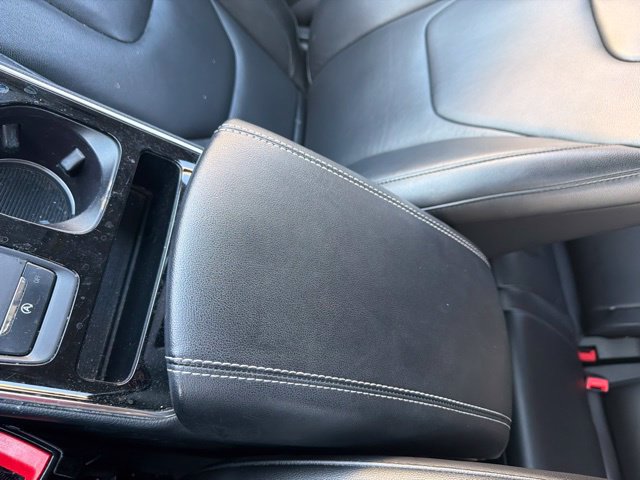 Used 2019 Ford Edge Titanium w/ Cold Weather Package AWD/4WD image 31