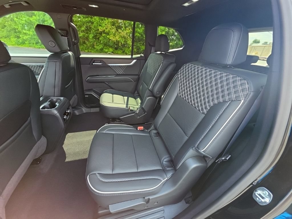 New 2026 GMC Acadia Denali w/ Super Cruise Package FWD image 12