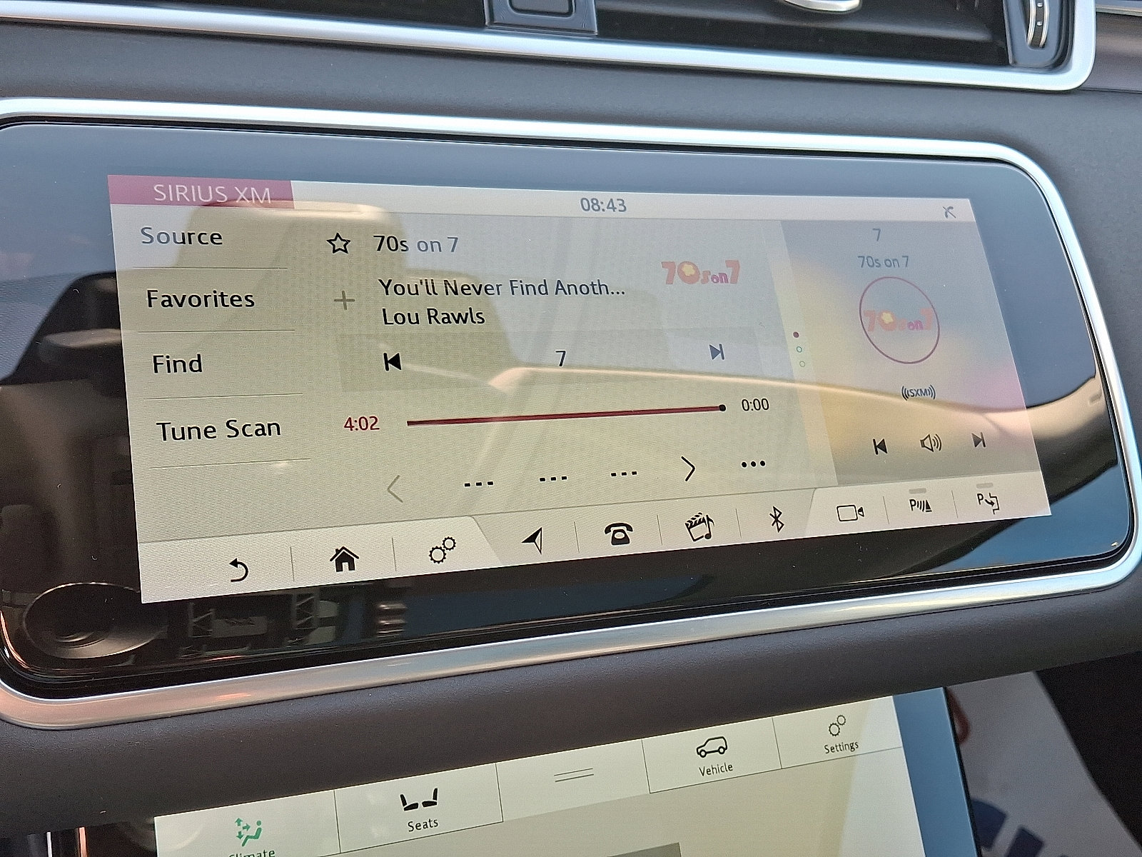 Used 2020 Land Rover Range Rover Evoque SE image 18