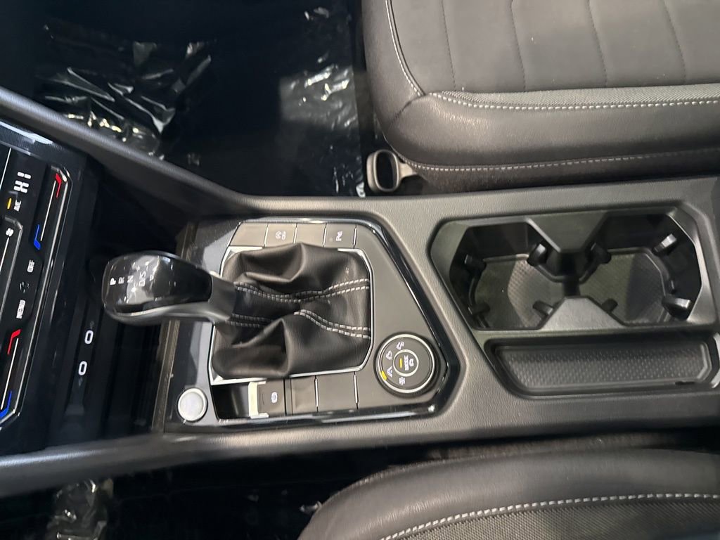 New 2026 Volkswagen Taos SE image 18