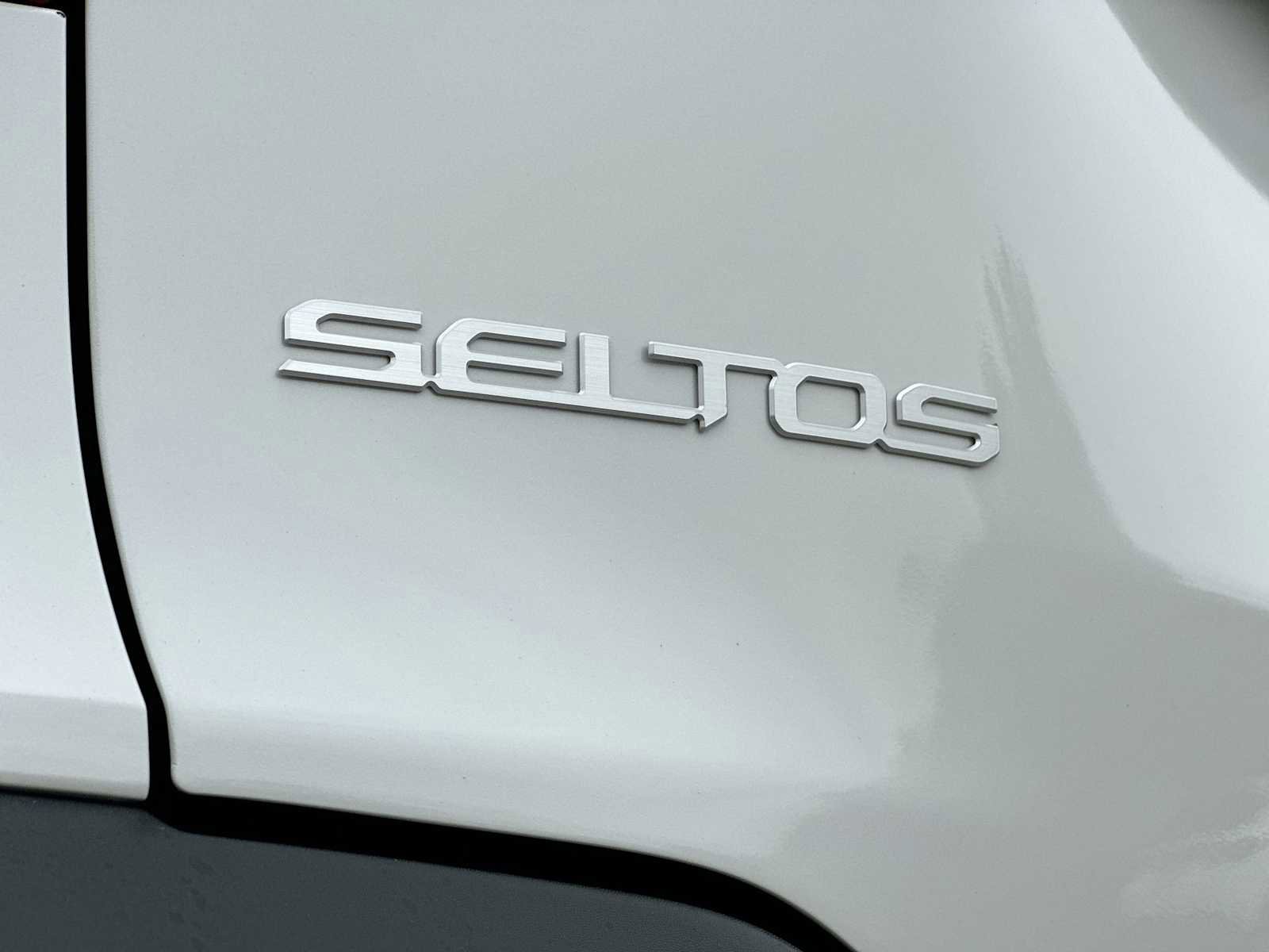 Used 2025 Kia Seltos S FWD image 15