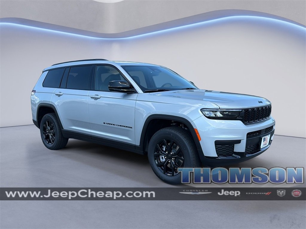 New 2025 Jeep Grand Cherokee L Laredo image 1