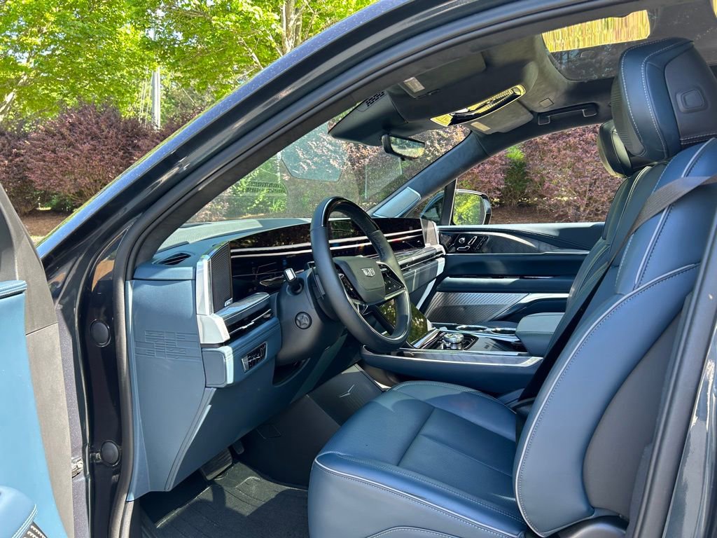 Used 2025 Cadillac Escalade IQ Luxury 2 w/ LPO, Premium Carpet Package AWD/4WD image 50