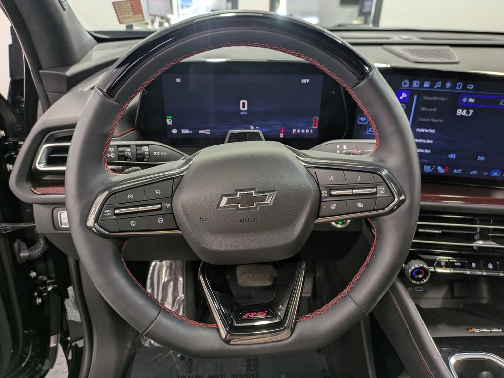 Used 2025 Chevrolet Traverse RS AWD/4WD image 19