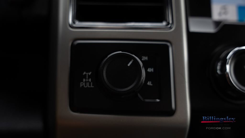 Used 2019 Ford F350 Lariat w/ Lariat Value Package AWD/4WD image 12