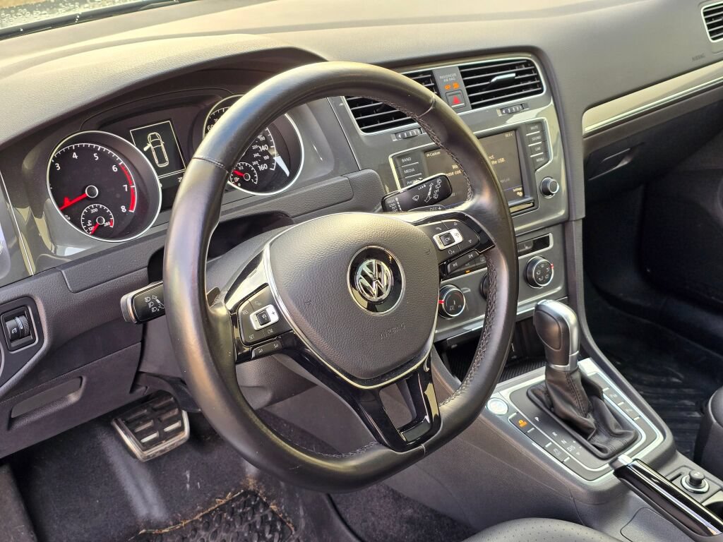 Used 2017 Volkswagen Golf Alltrack SE AWD/4WD image 12