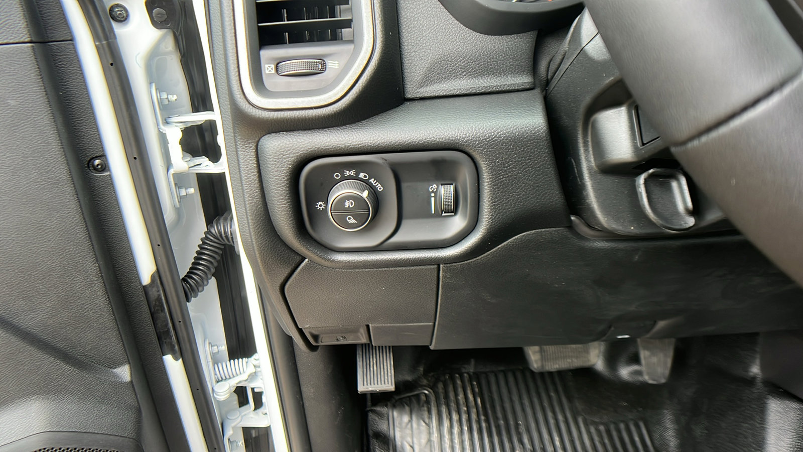 New 2025 RAM 5500 Tradesman image 19