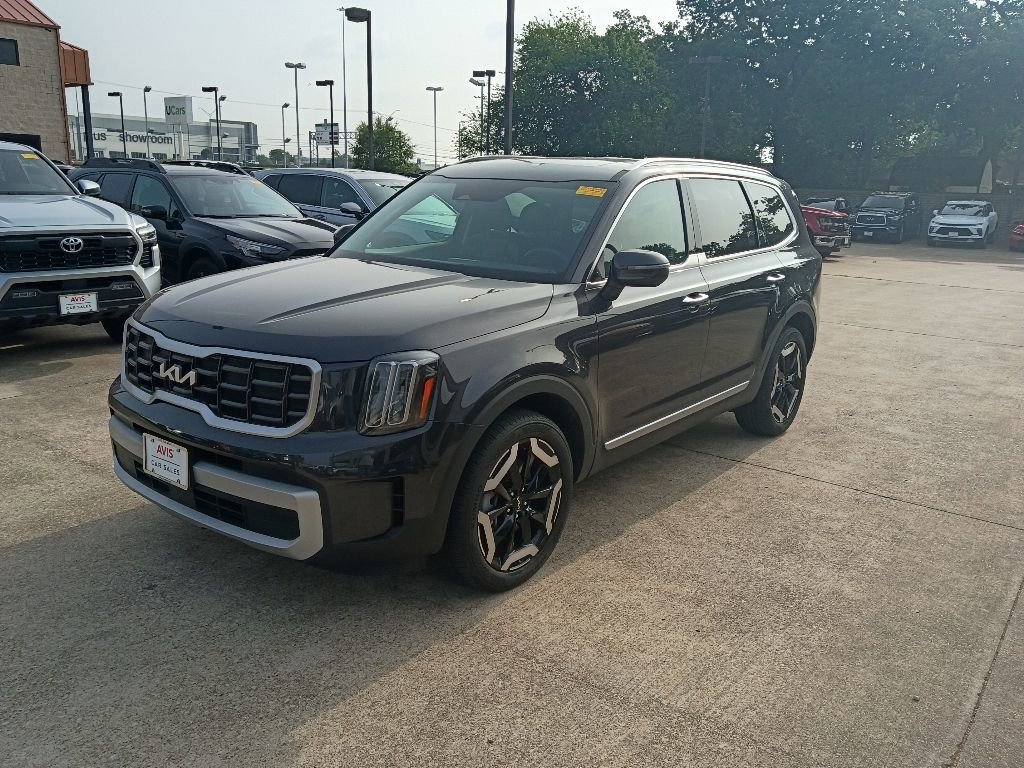 Used 2025 Kia Telluride S