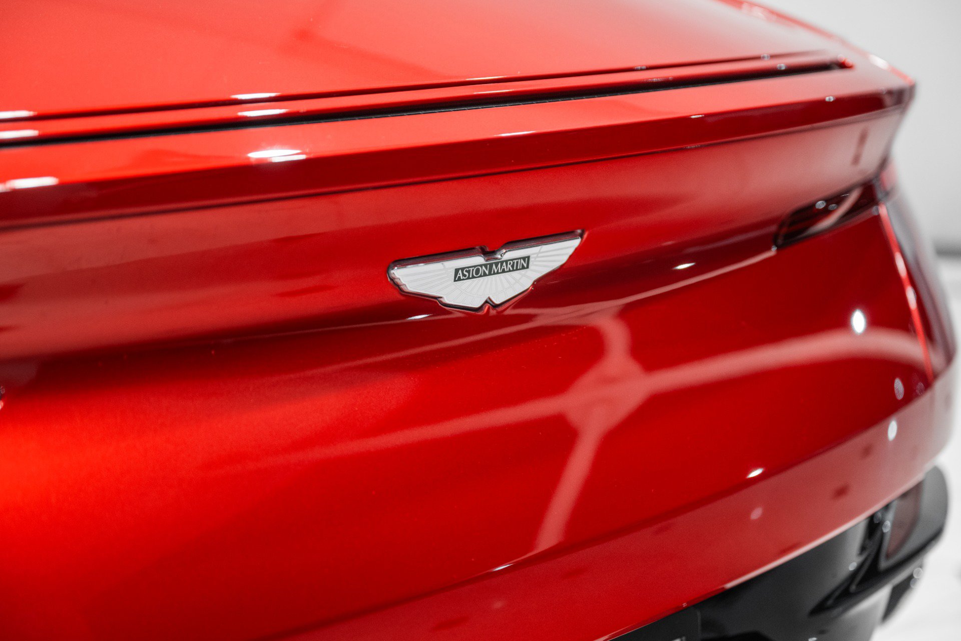 Used 2017 Aston Martin DB11 V12 image 8