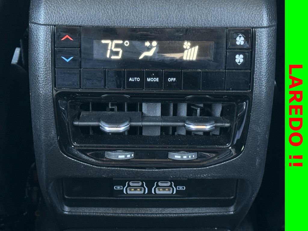 Used 2023 Jeep Grand Cherokee L Laredo image 29