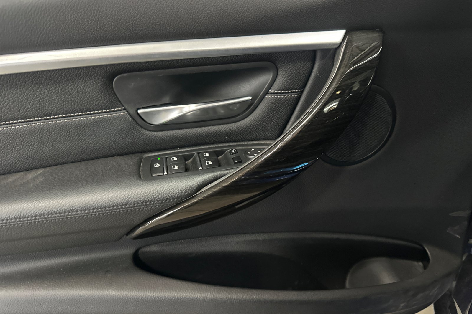 Used 2018 BMW 330i Sedan RWD image 11