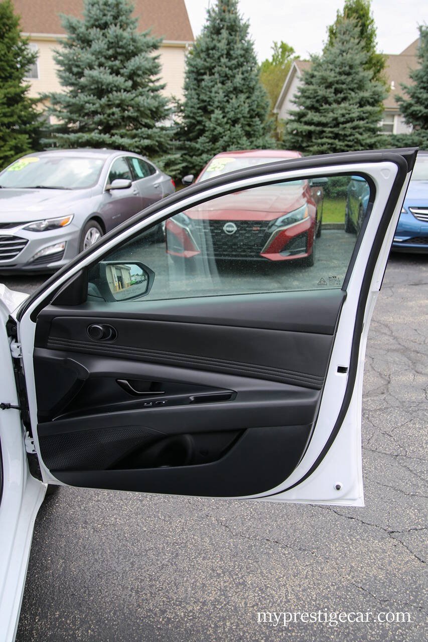 Used 2026 Hyundai Elantra Sport FWD image 15