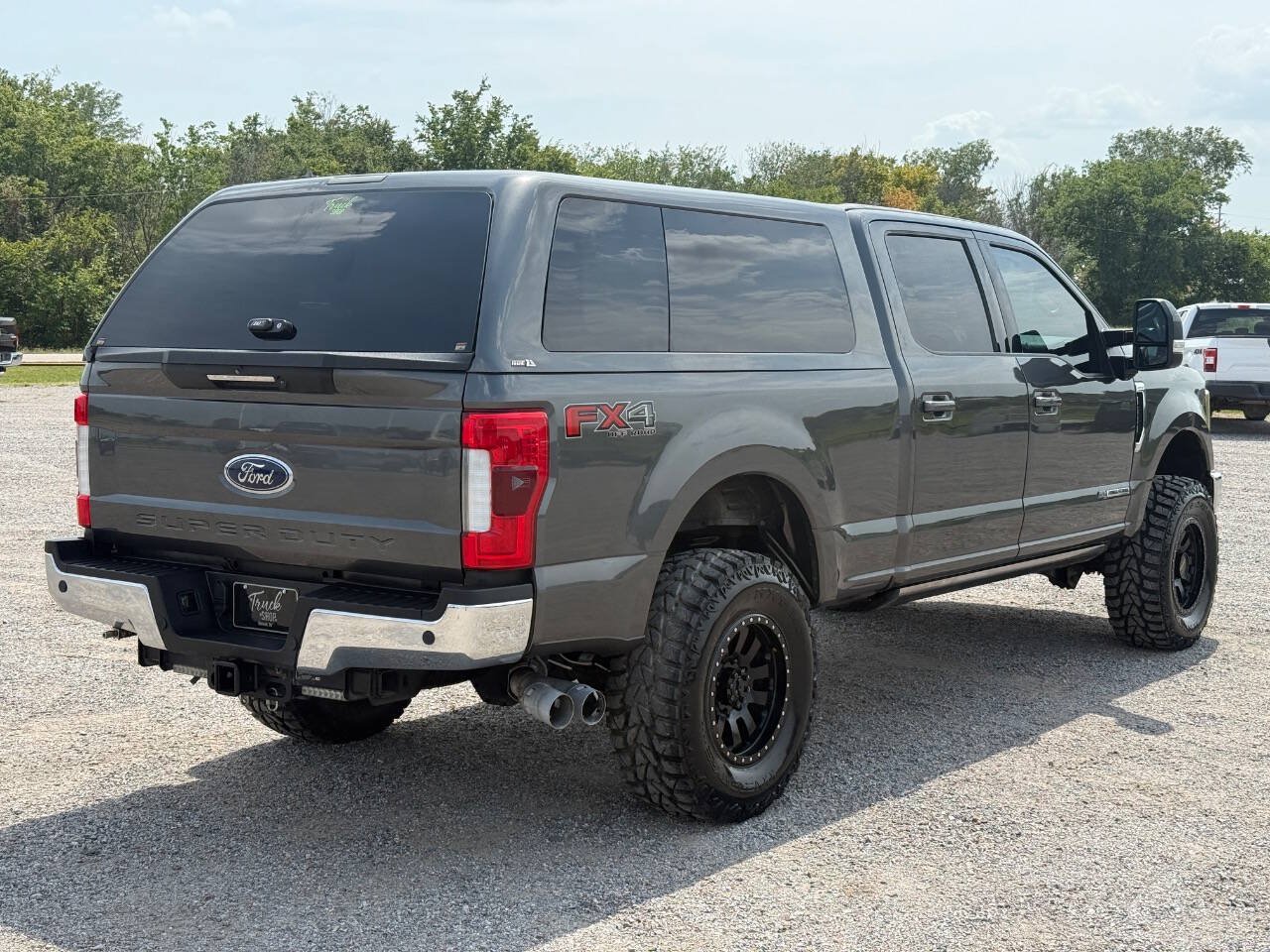 Used 2017 Ford F250 Lariat w/ Lariat Ultimate Package AWD/4WD image 10