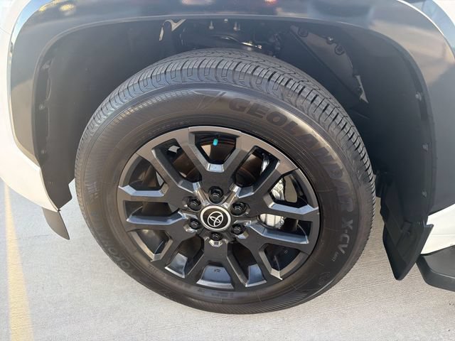Certified 2024 Toyota Sequoia Platinum AWD/4WD image 32