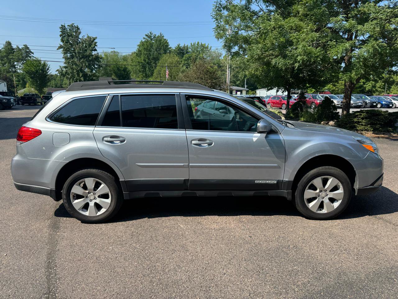 Used 2012 Subaru Outback 2.5i Premium w/ All-Weather Pkg AWD/4WD image 6