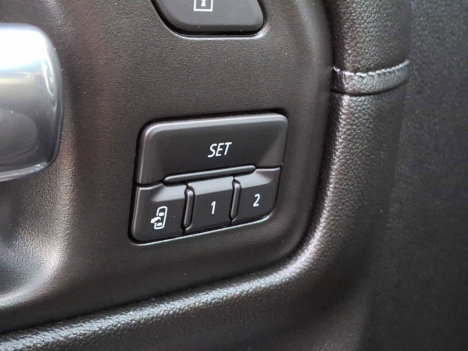 Used 2021 Chevrolet Silverado 1500 High Country w/ Technology Package image 22