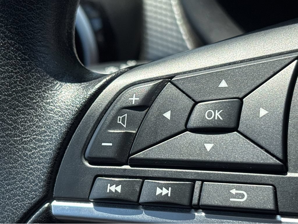 Used 2023 Nissan Kicks SV FWD image 13