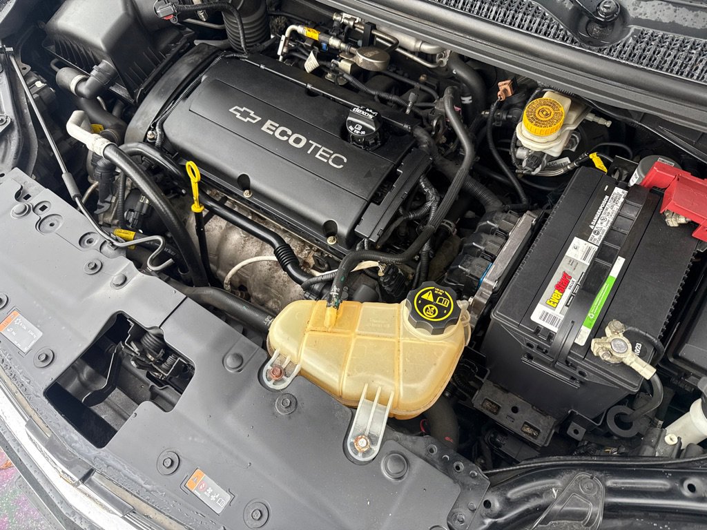 Used 2017 Chevrolet Sonic LT image 18