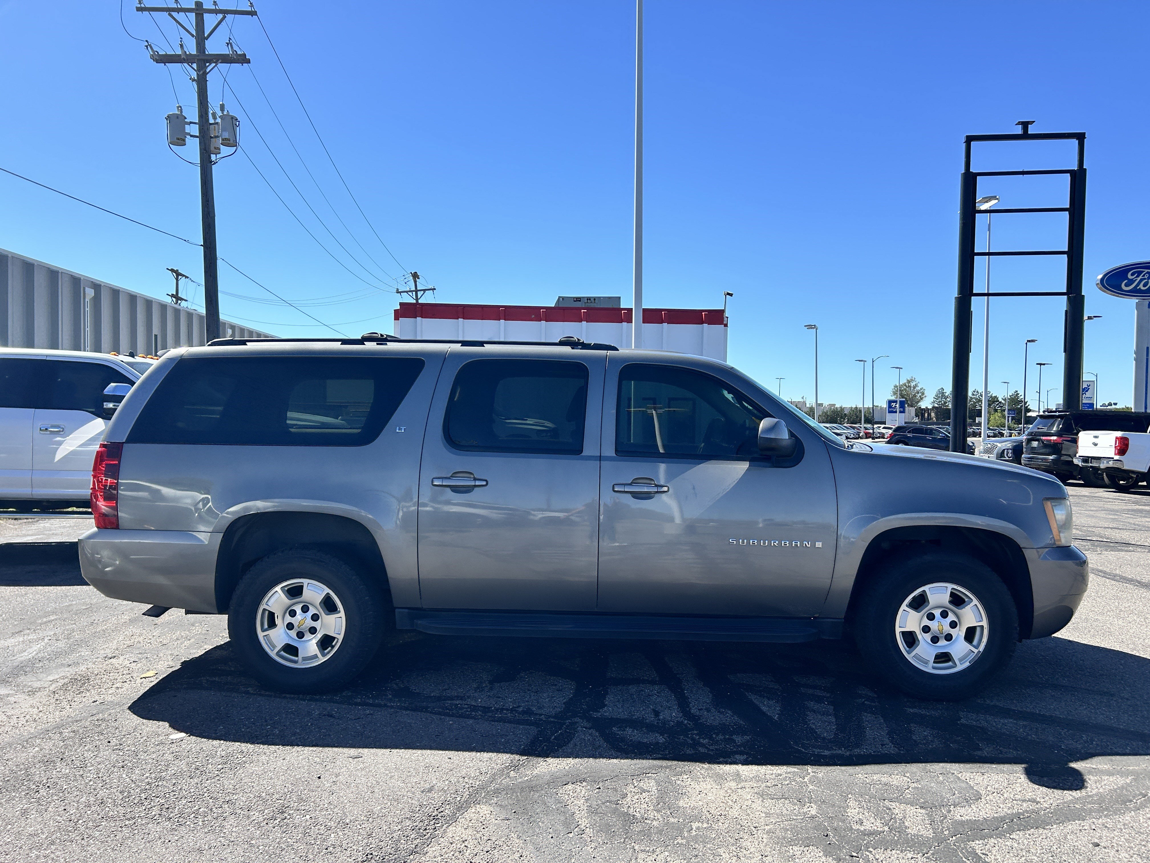 Used 2009 Chevrolet Suburban LT AWD/4WD image 6