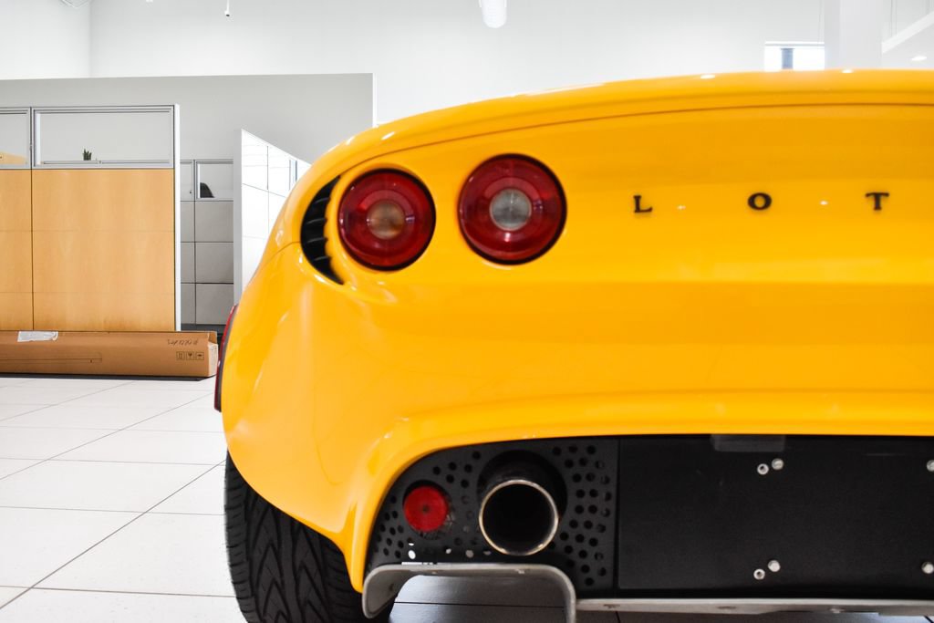 Used 2005 Lotus Elise RWD image 15