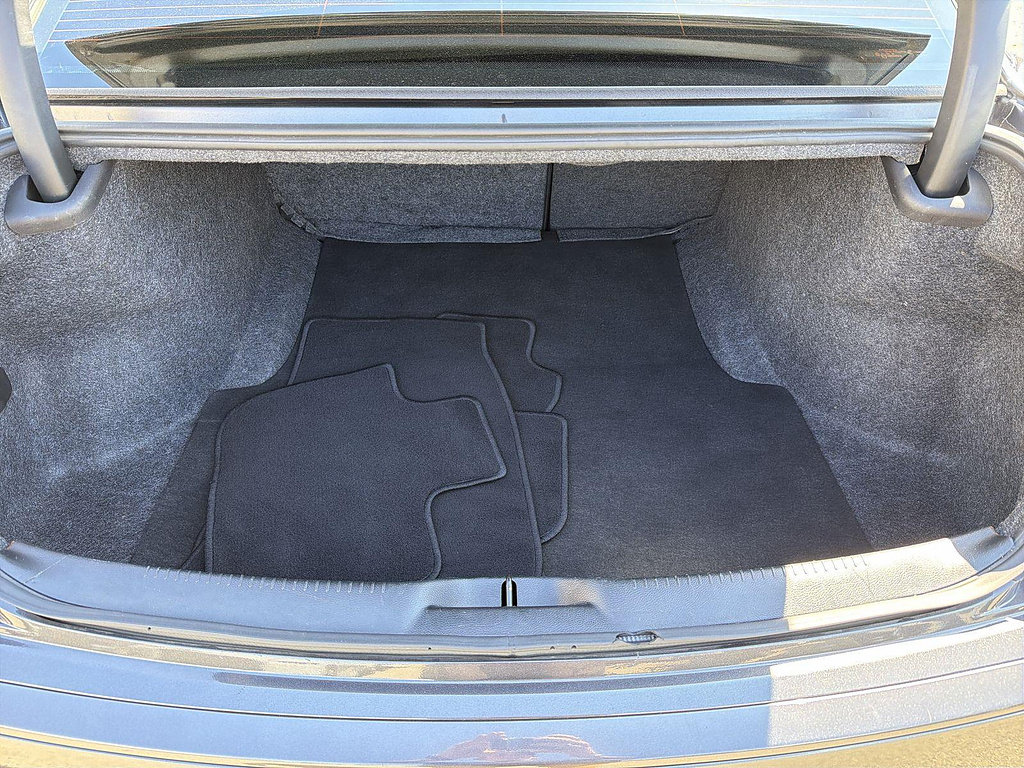 Used 2022 Chrysler 300 Touring L w/ Safetytec Plus Group RWD image 24